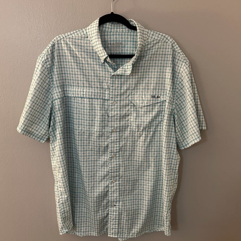 HUK Men's Short Sleeve Fishing Button Down Shirt